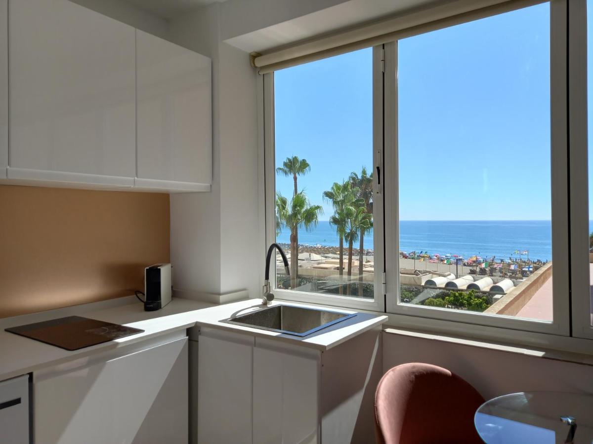 Torremolinos,Estudio Junto Al Mar En La Carihuela Esterno foto